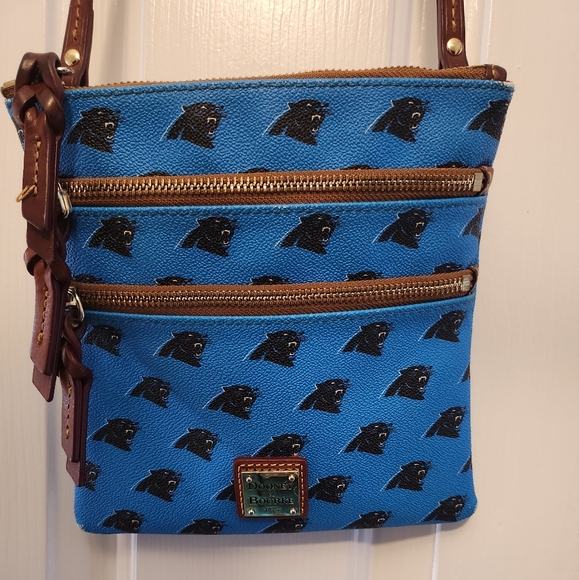 Dooney and bourke crossbody - Picture 1 of 6